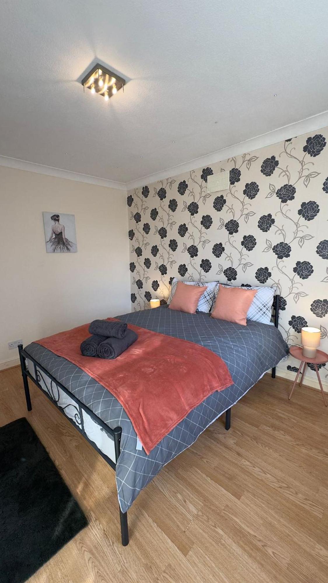 25 Minutes To Central London Rooms 35 외부 사진