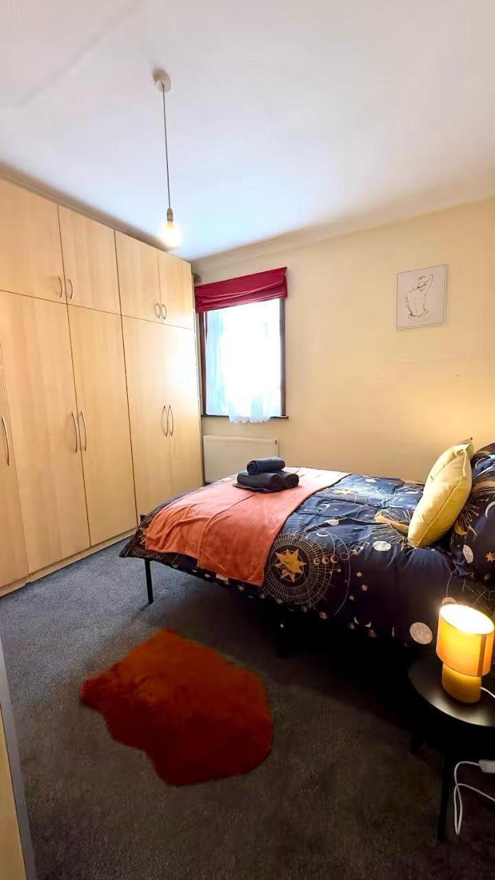 25 Minutes To Central London Rooms 35 외부 사진