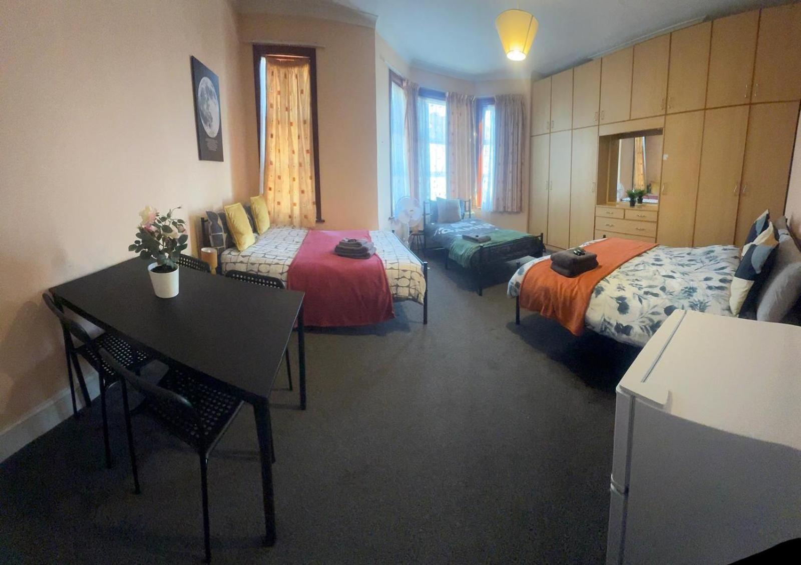 25 Minutes To Central London Rooms 35 외부 사진